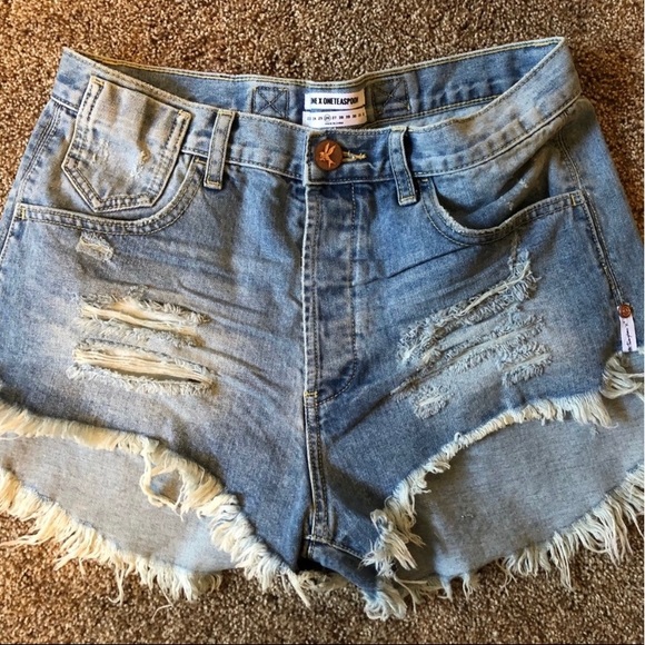 One Teaspoon distressed denim shorts - Picture 4 of 4